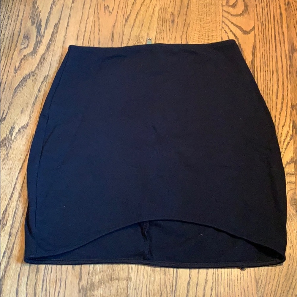 NWOT Blk Mini Skirt